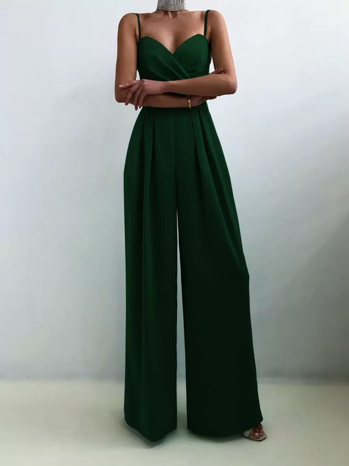 Libby jumpsuit med smala axelband, mörkgrön