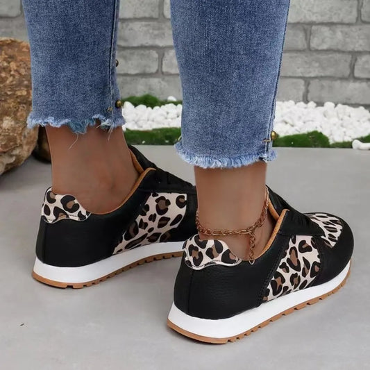 Aster sneakers i läderlook