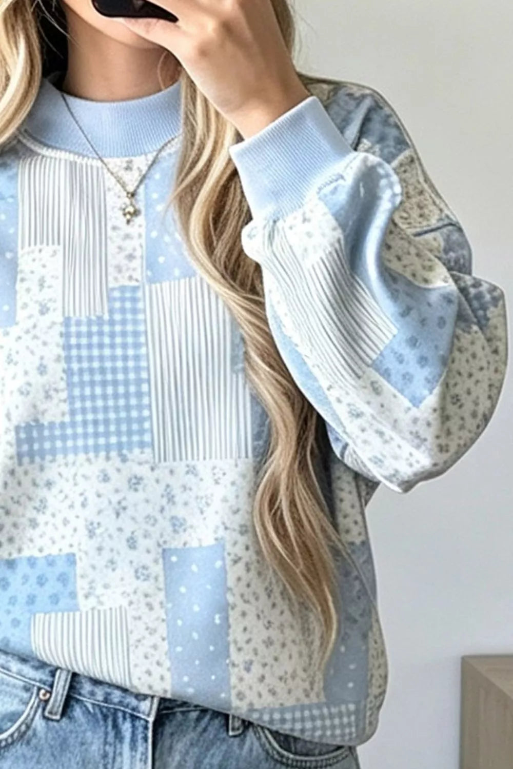 Borghild sweatshirt med patchworktryck