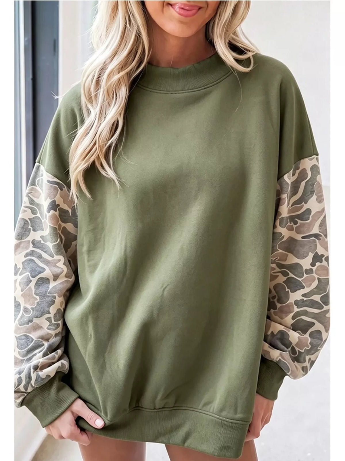 Arvida kamouflagemönstrad sweatshirt, militärgrön