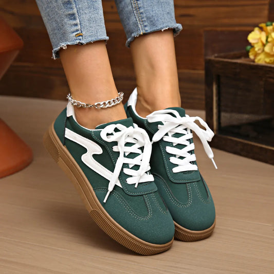Nuria sneakers i läderlook, grön