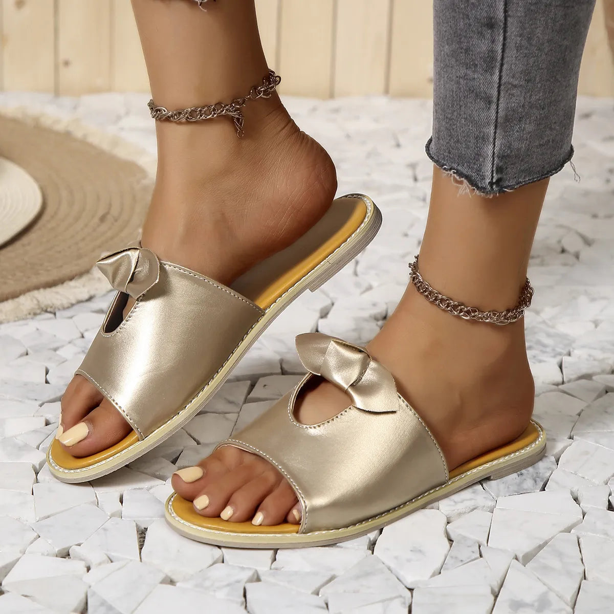 Mariella sandaler med cutout, guld
