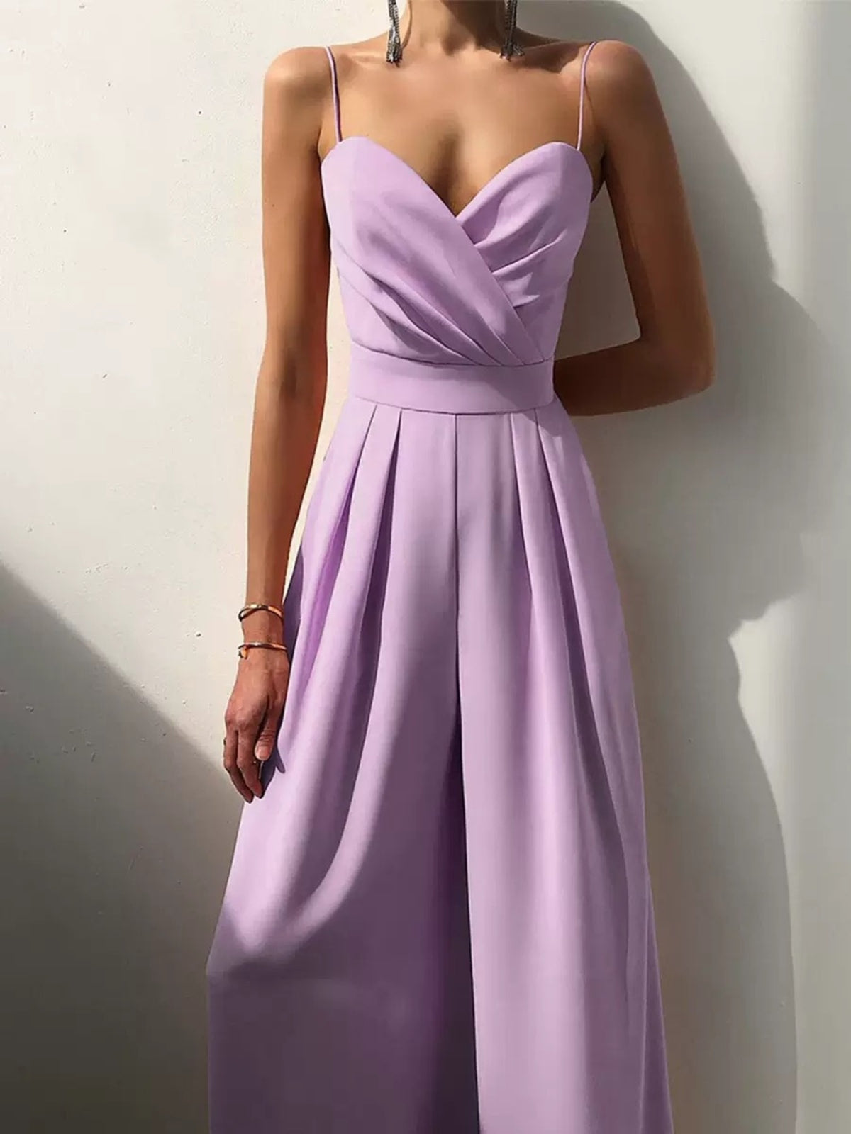 Libby jumpsuit med smala axelband, violett