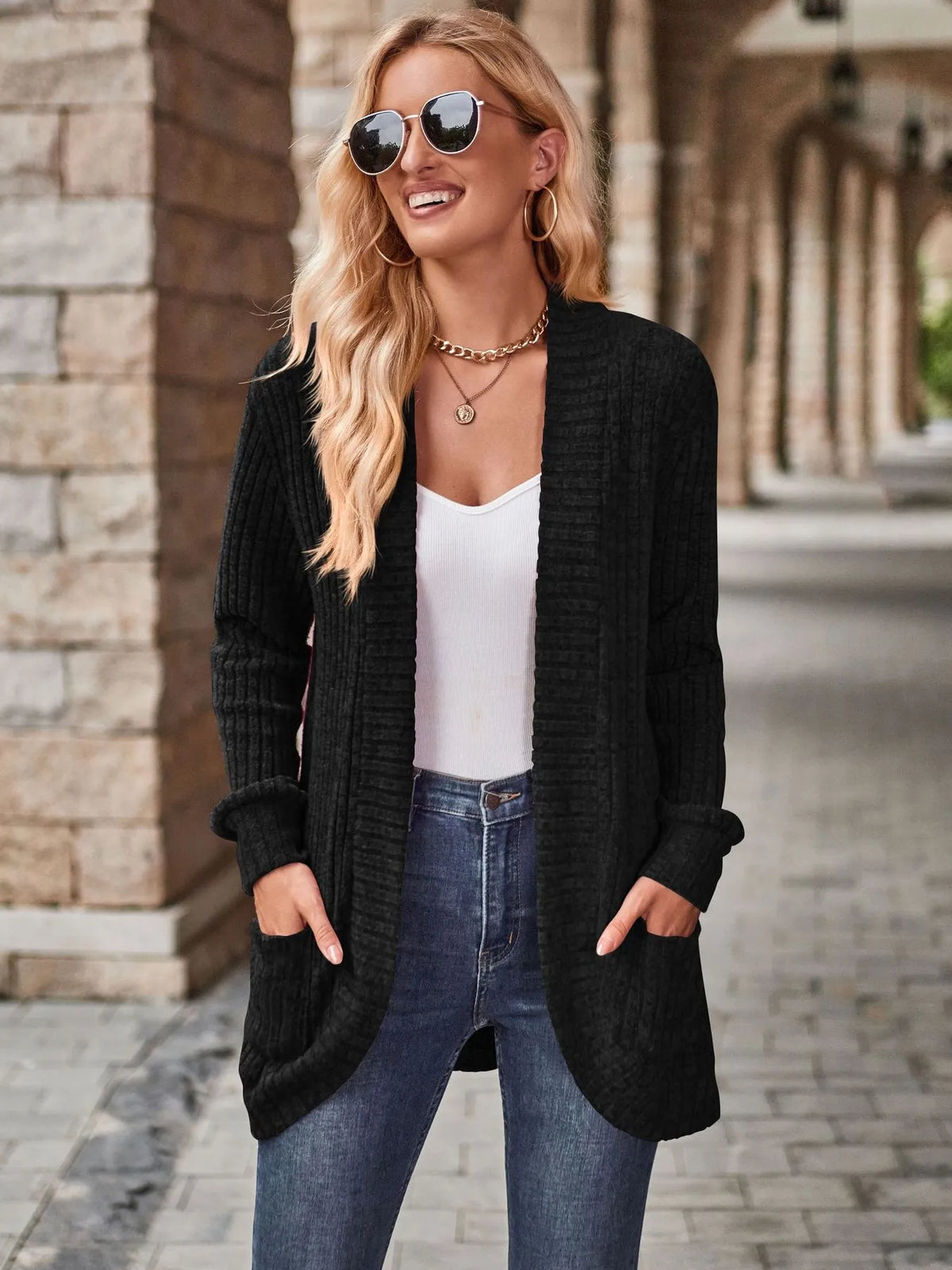 Cassie ribbstickad cardigan, svart