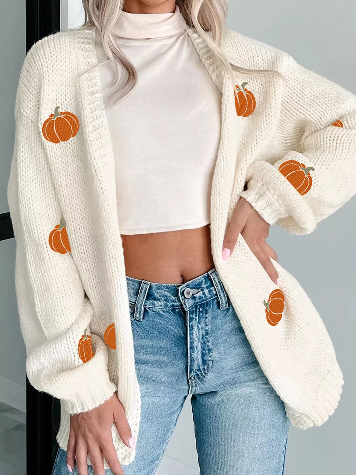 Sigvor cardigan med broderade pumpor, vit
