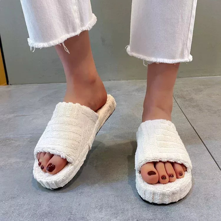 Maila tofflor med öppen tå, vit