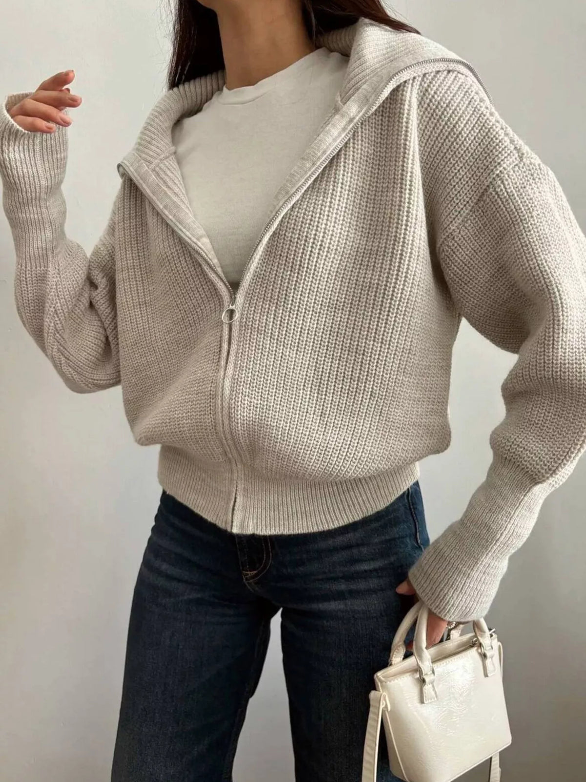 Oda ribbstickad cardigan