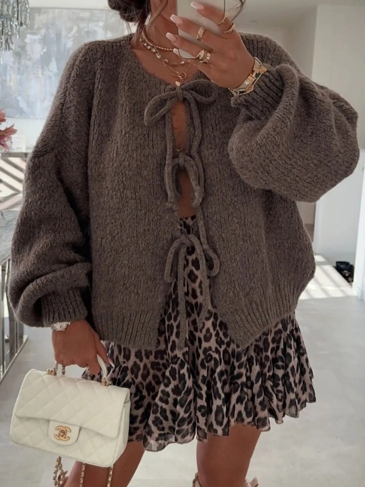Kinga cardigan med rosett, brun