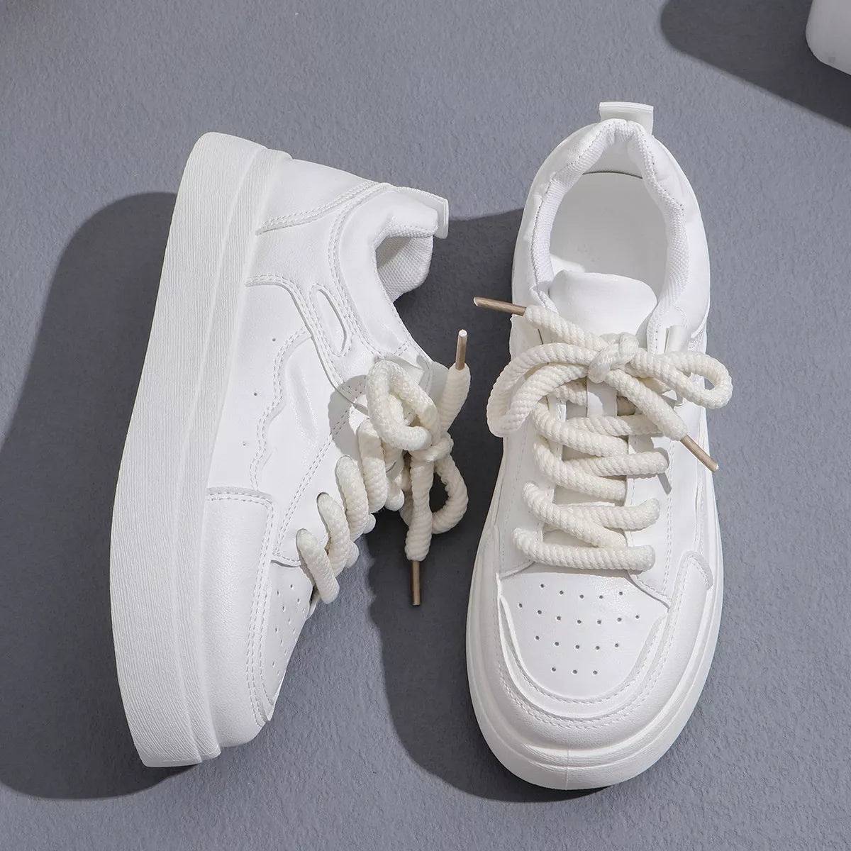 Rafaela sneakers i läderlook