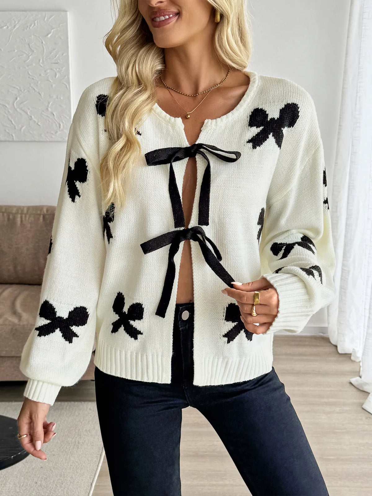 Rania cardigan med rosetter, benvit