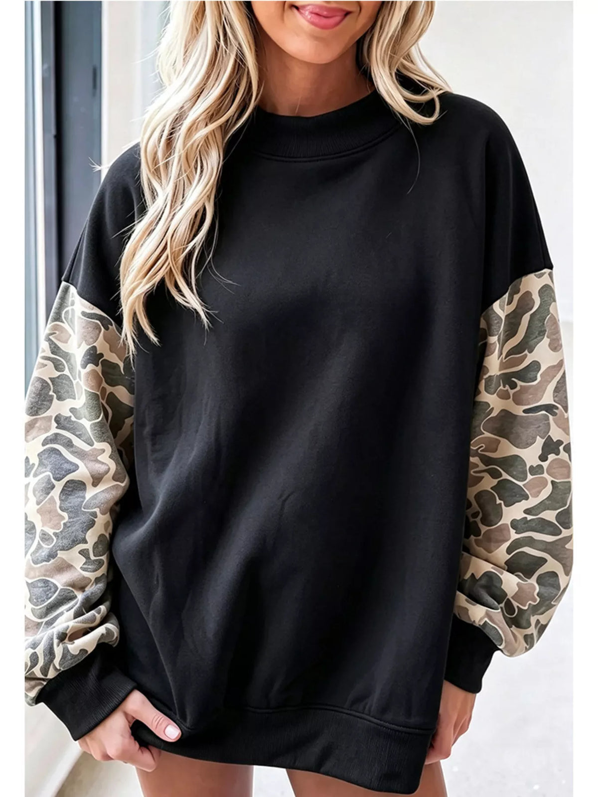 Arvida kamouflagemönstrad sweatshirt, svart