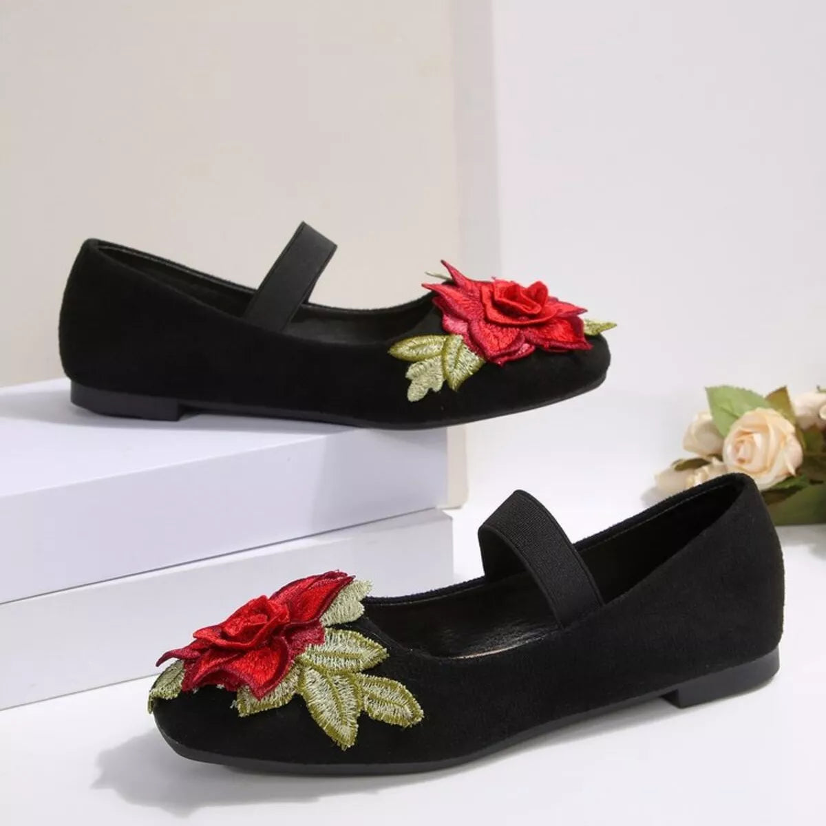 Camelia slip-ons med fyrkantig tå