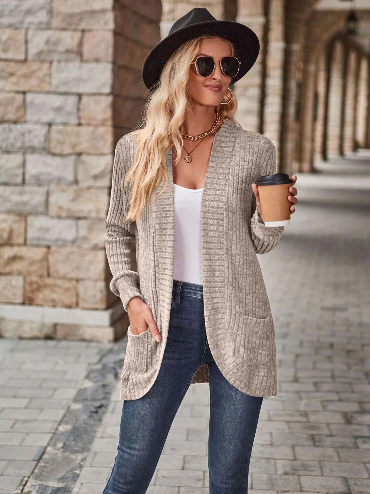 Cassie ribbstickad cardigan