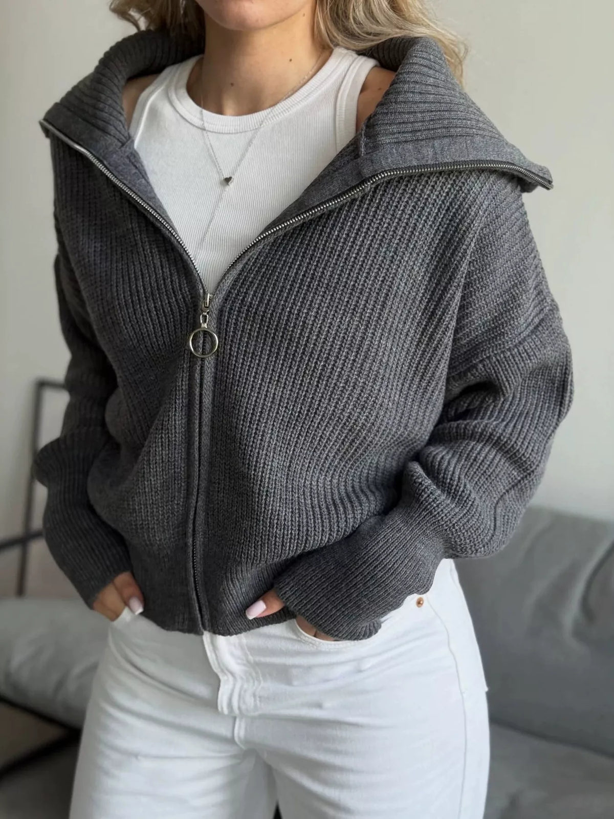 Oda ribbstickad cardigan