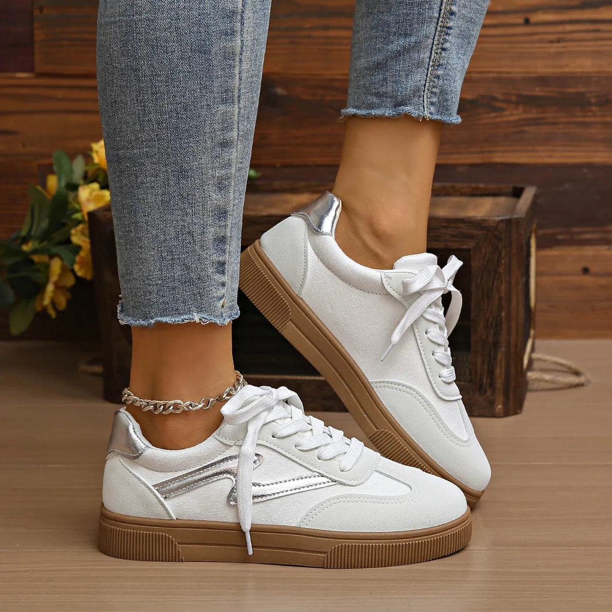 Nuria sneakers i läderlook
