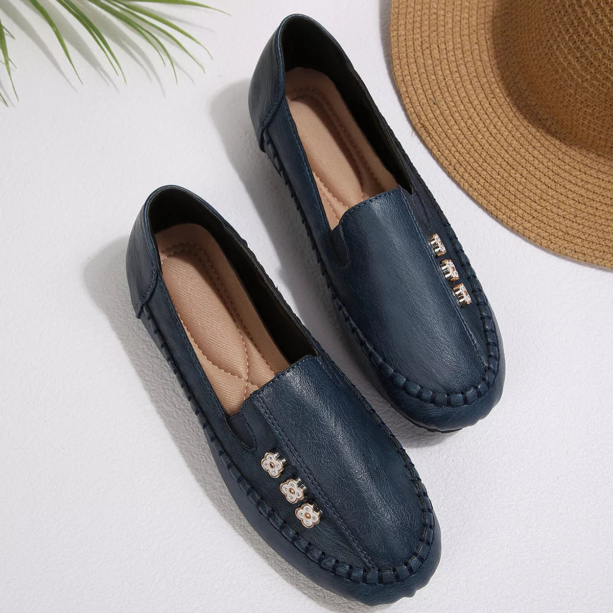 Gesa slip-ons i läderlook