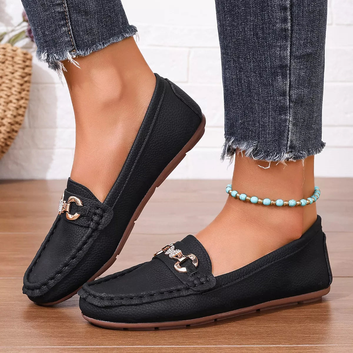 Michelle slip-ons i läderlook, svart