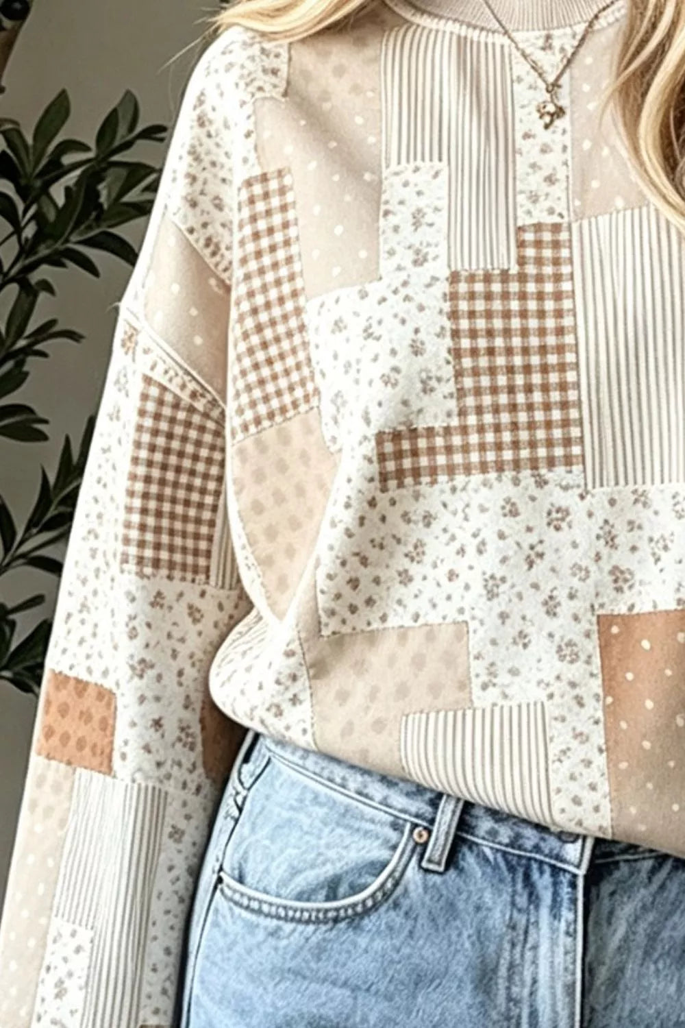 Borghild sweatshirt med patchworktryck
