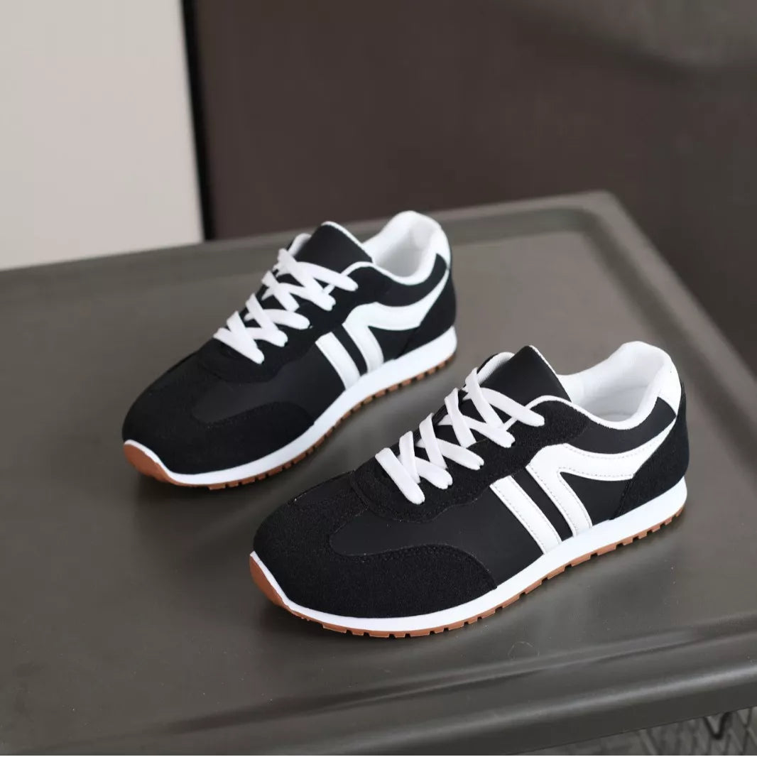 Romane sneakers i mocka, svart