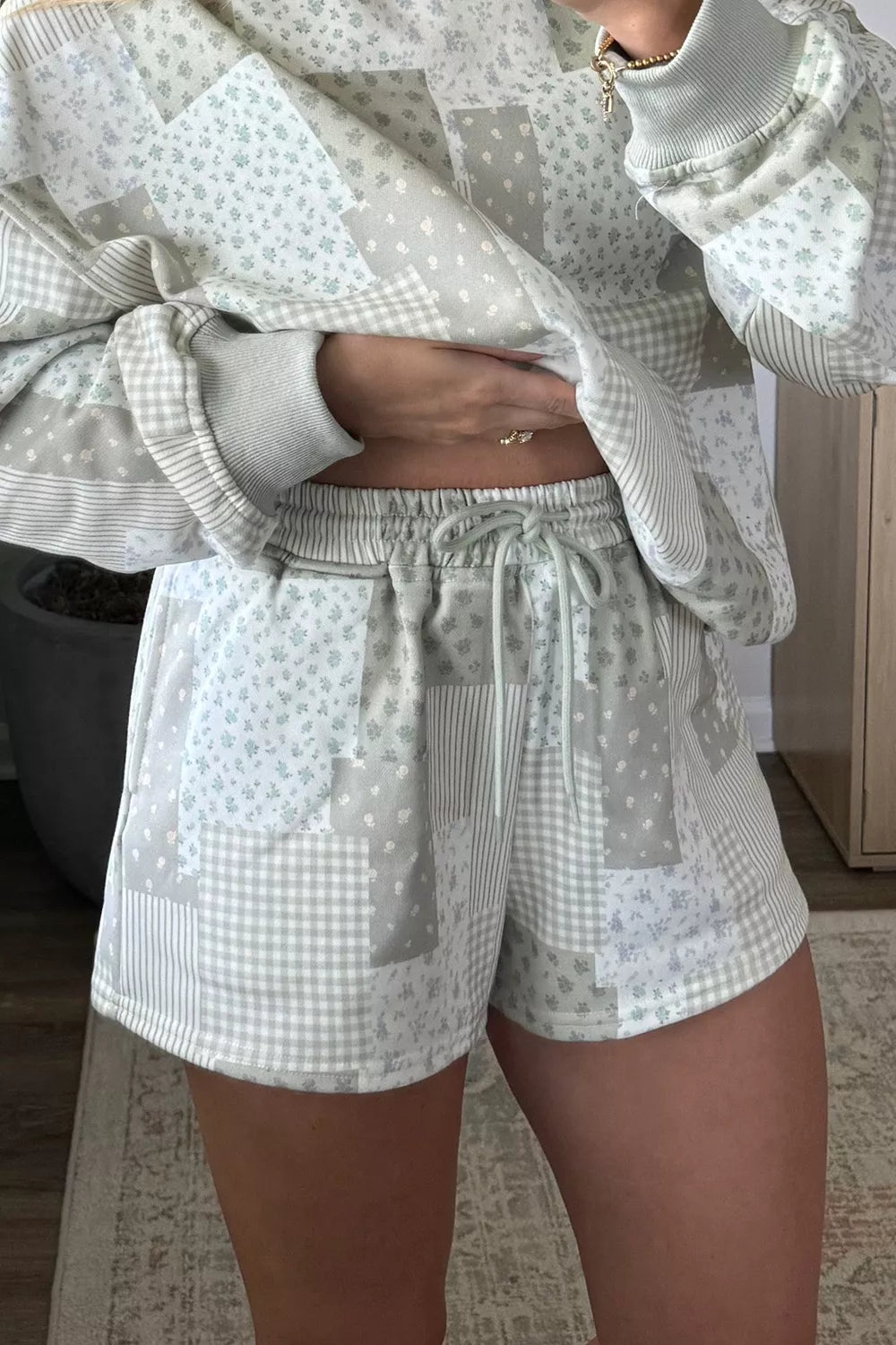 Almira blommigt set