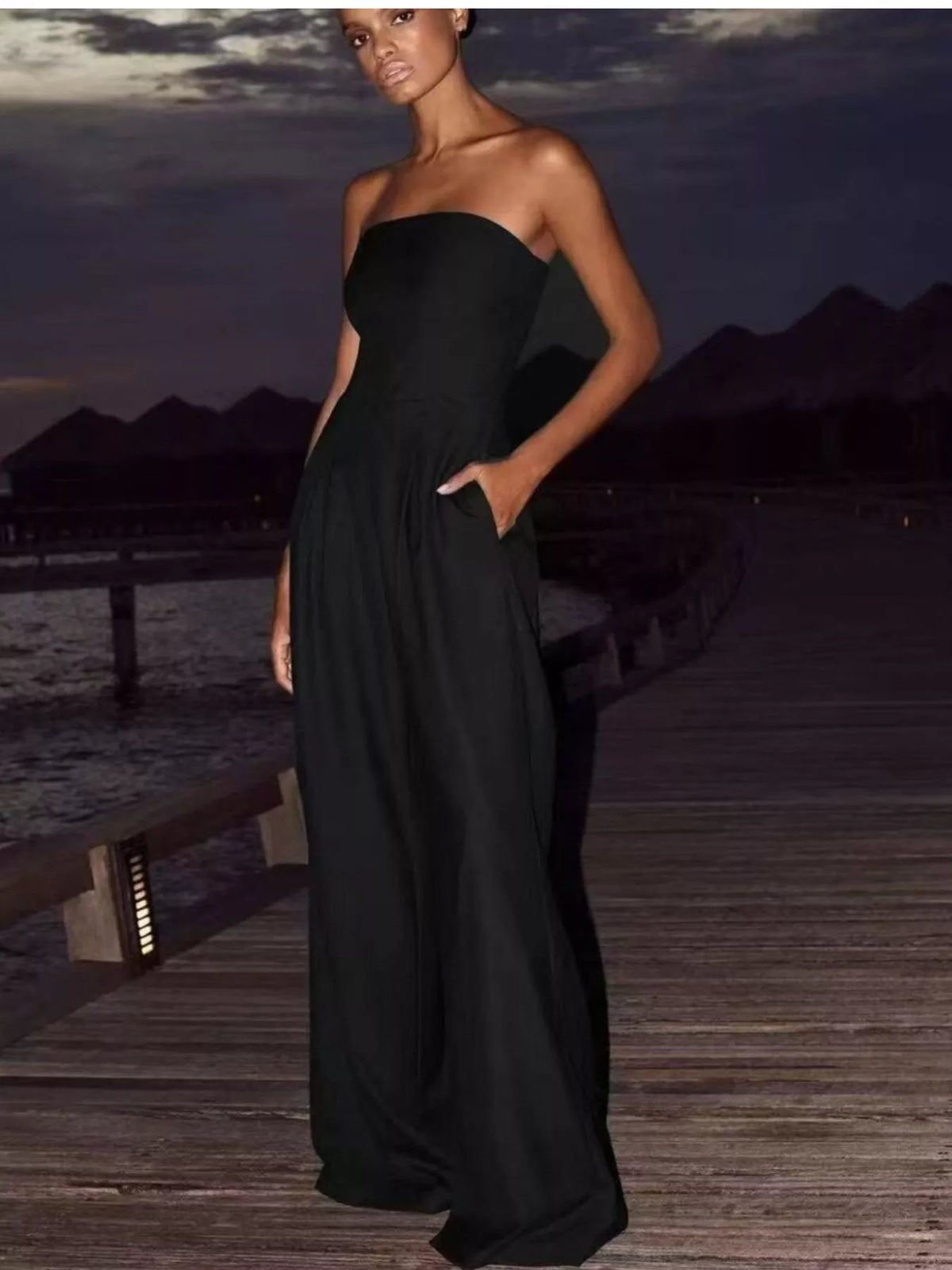 Donna axelbandslös jumpsuit, svart