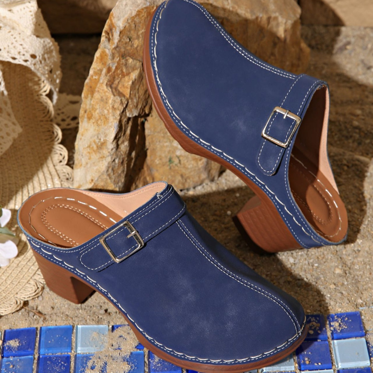 Kirsi slip-ons i läderlook