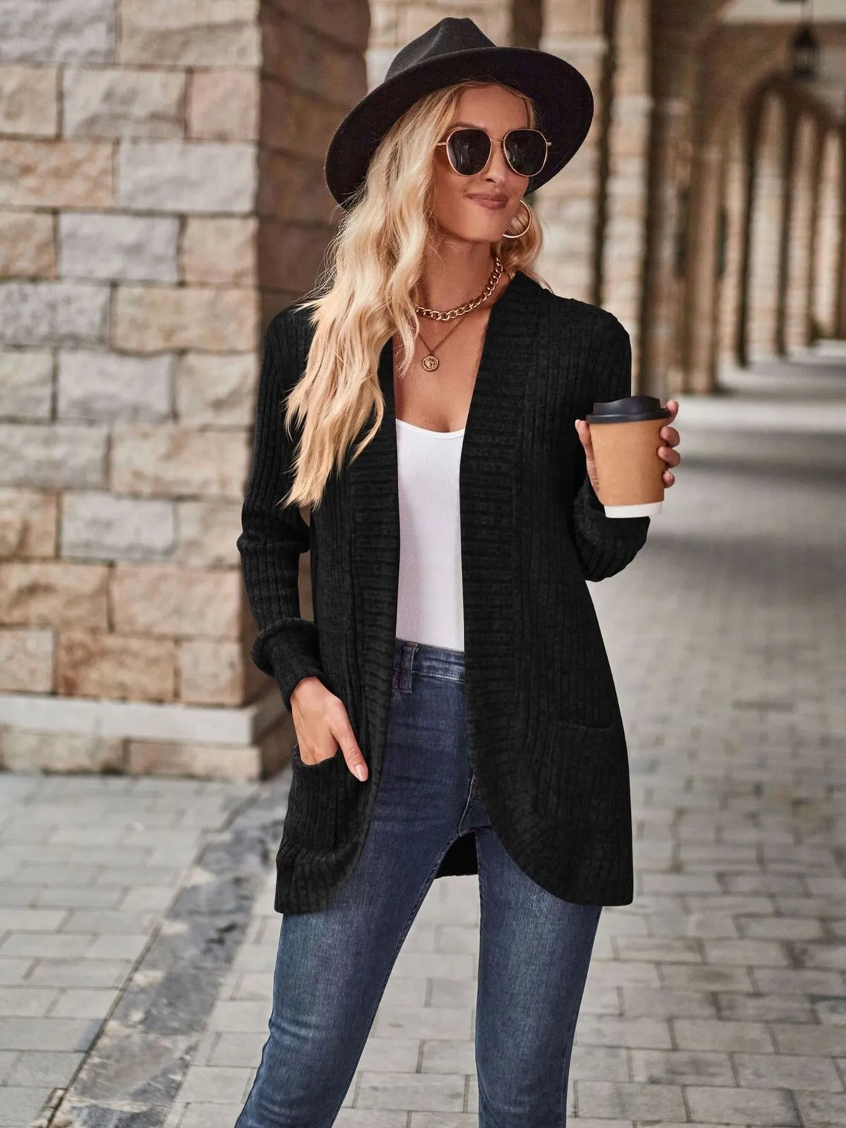 Cassie ribbstickad cardigan