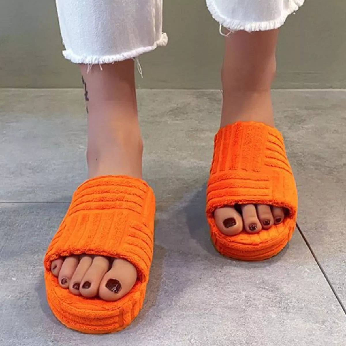 Maila tofflor med öppen tå, orange
