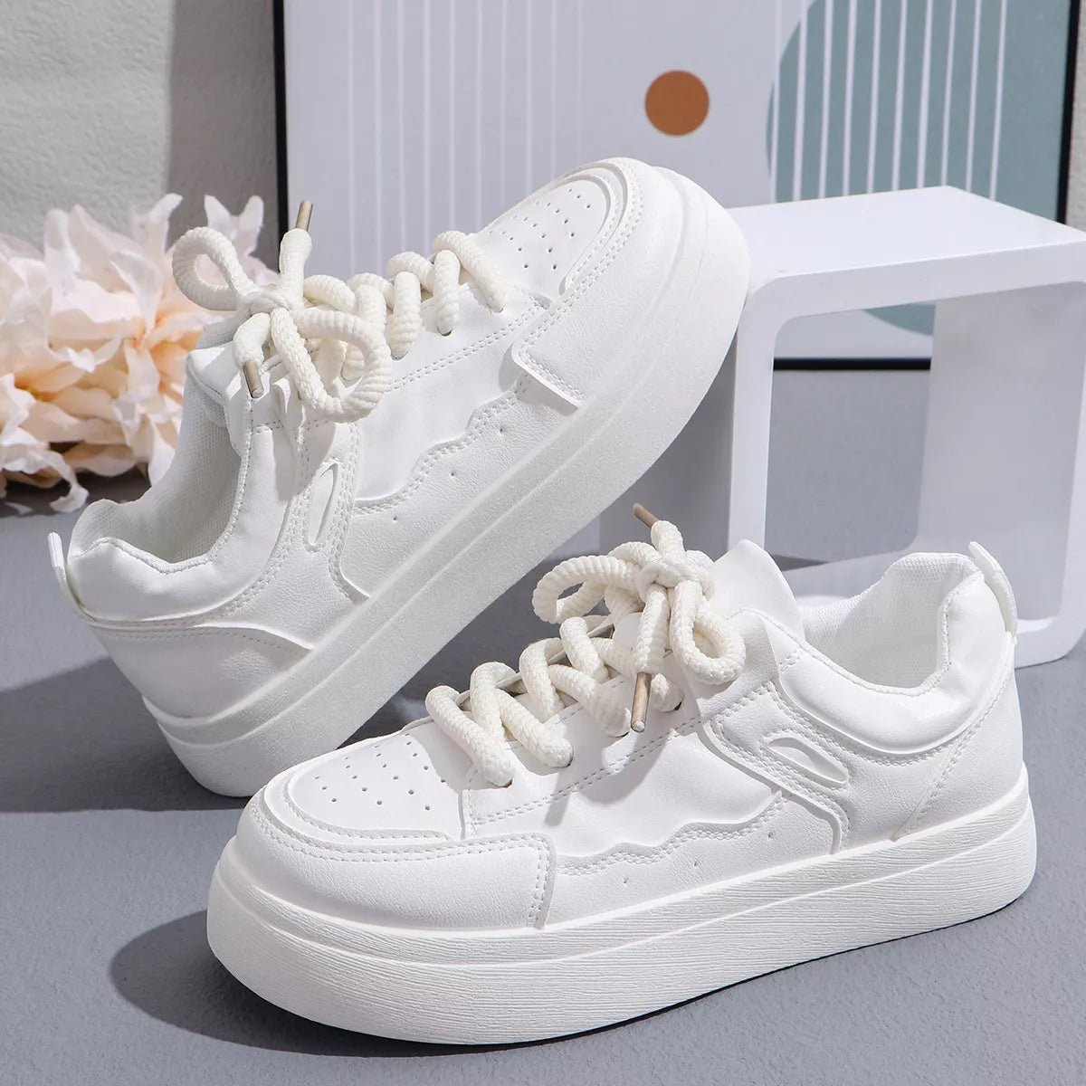 Rafaela sneakers i läderlook
