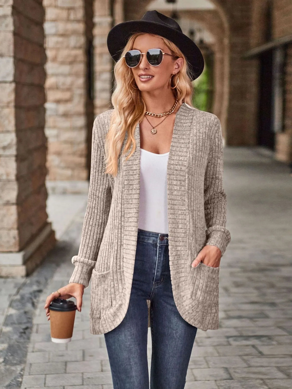 Cassie ribbstickad cardigan