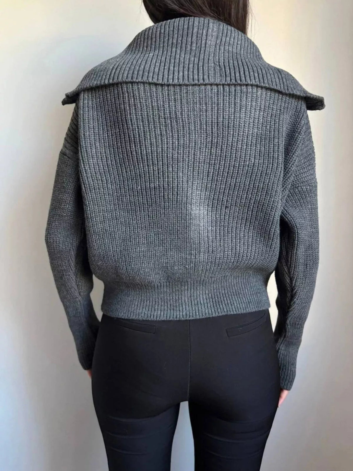 Oda ribbstickad cardigan