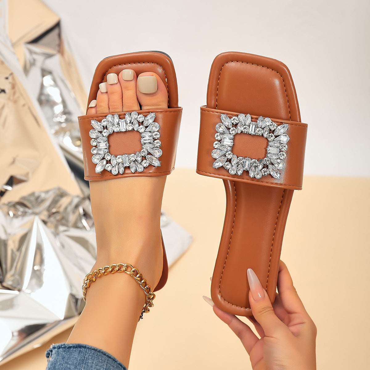 Esta sandaler med strass