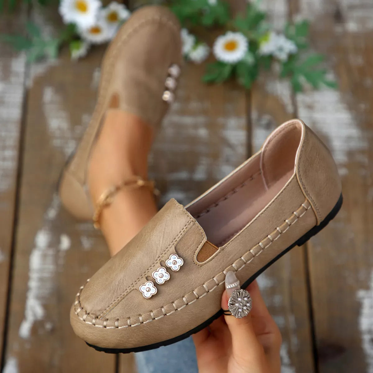 Gesa slip-ons i läderlook