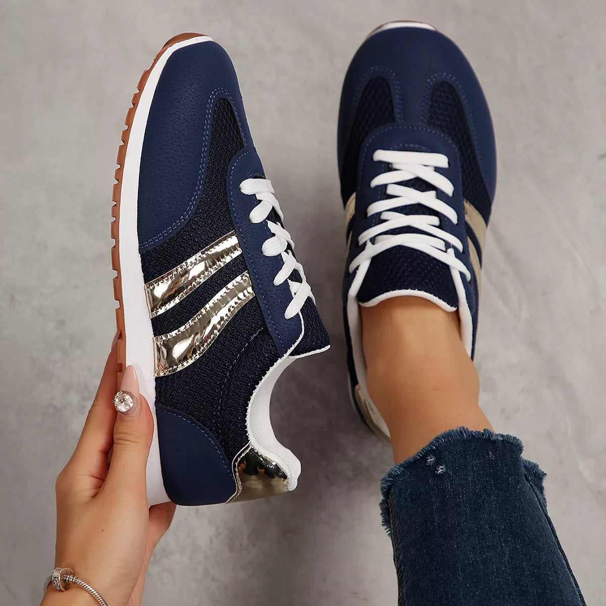 Jella platta sneakers