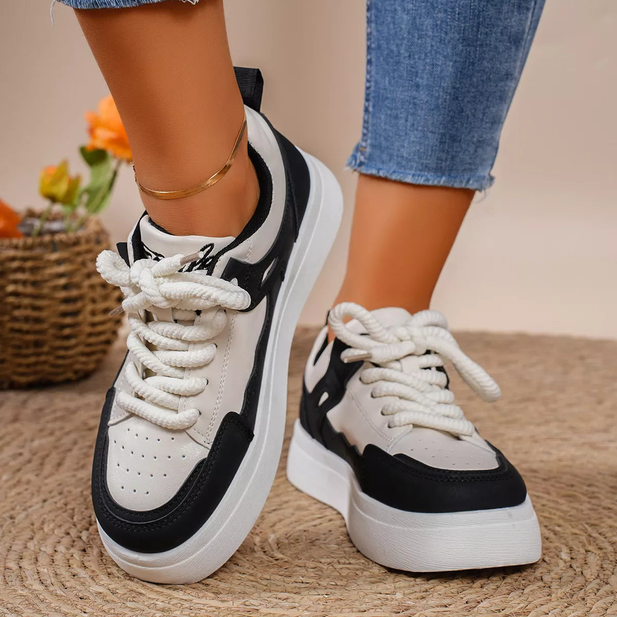 Rafaela sneakers i läderlook
