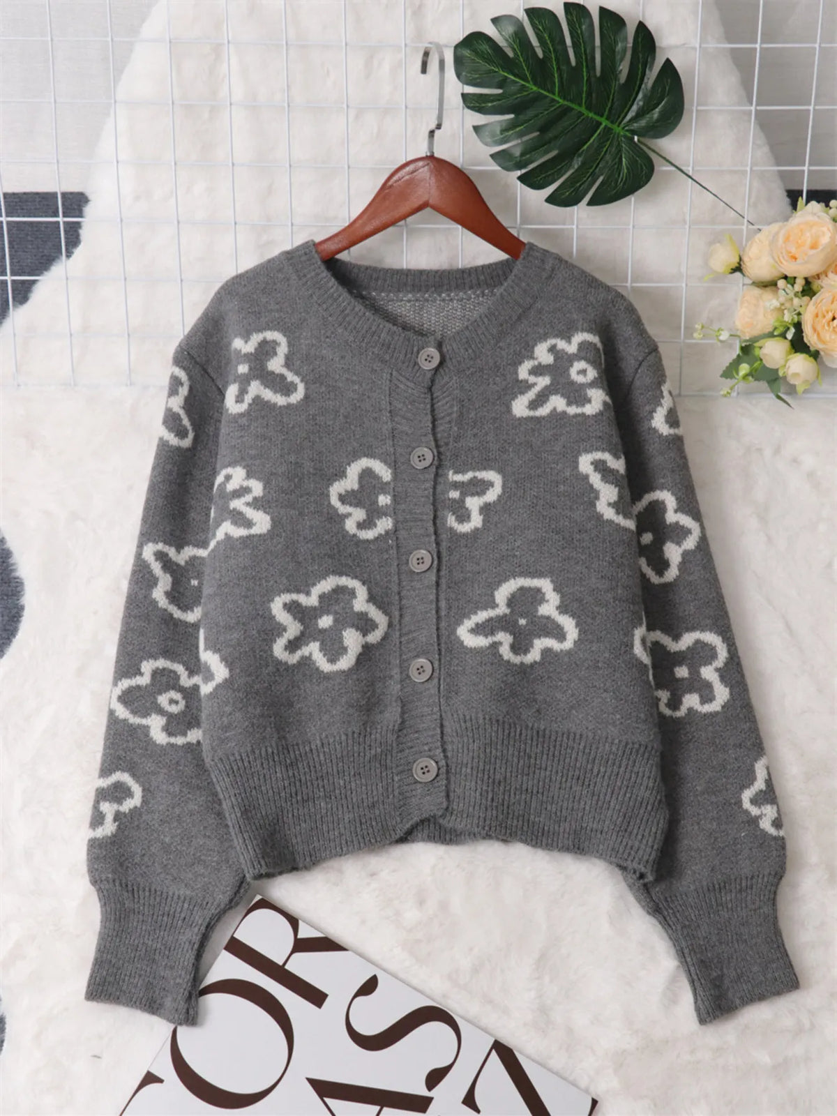 Megan blommig cardigan