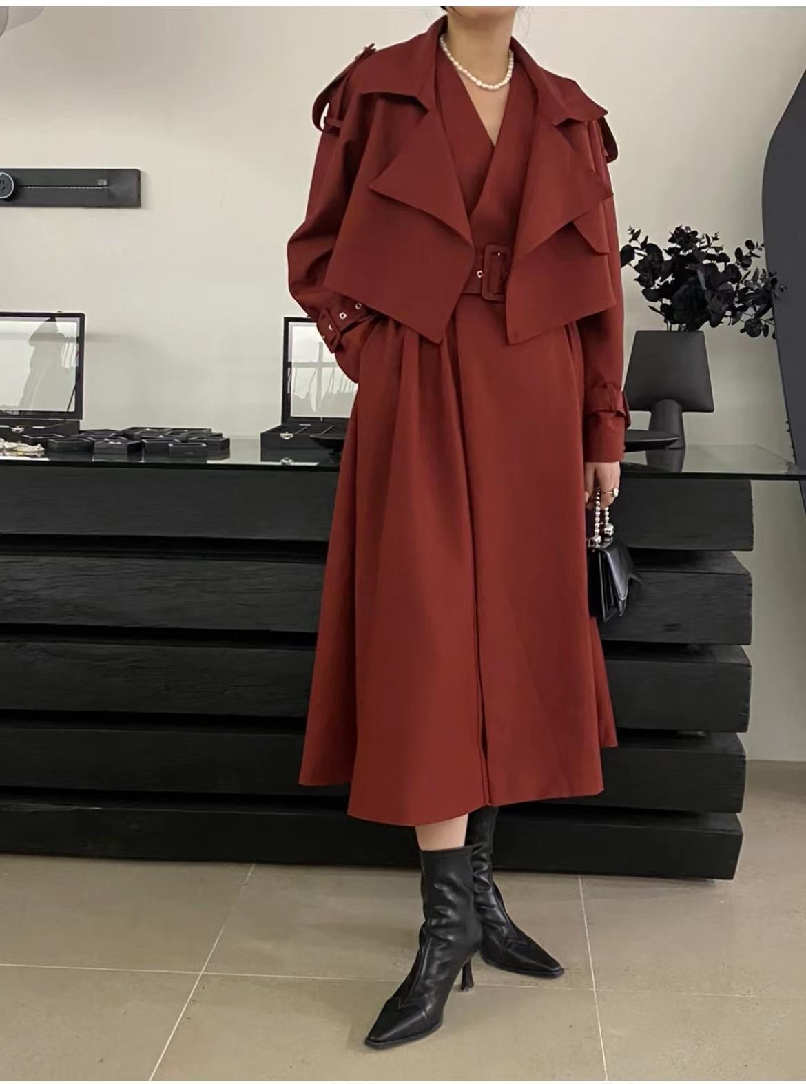Ylva set med trenchcoat, olivgrön