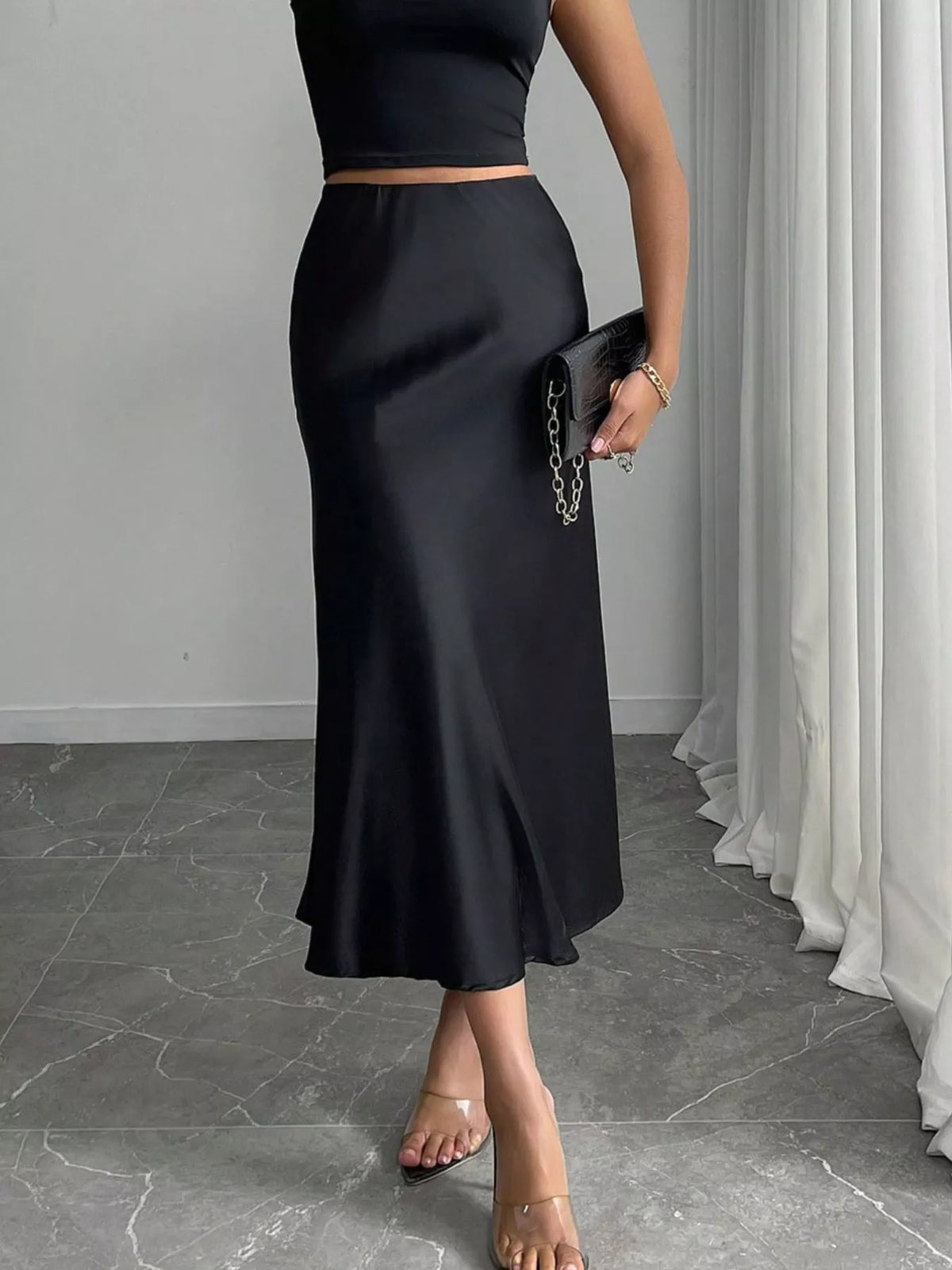 Jasmine midikjol i satin