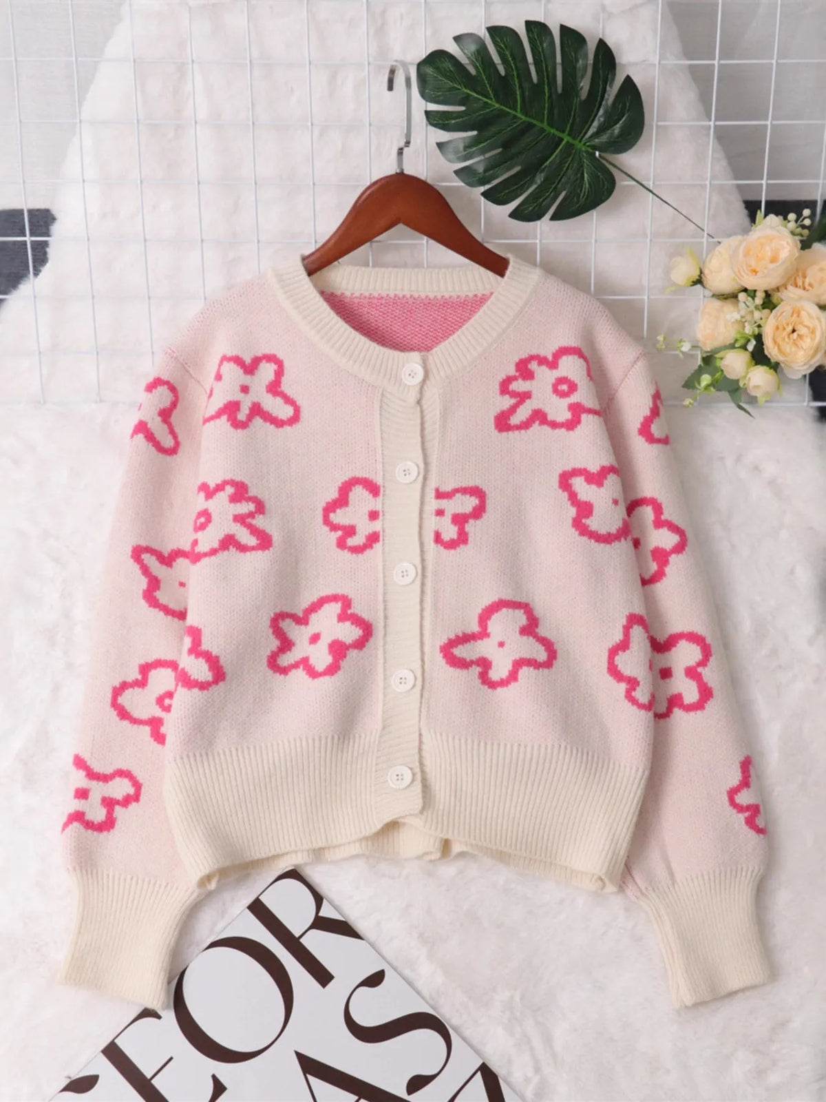 Megan blommig cardigan