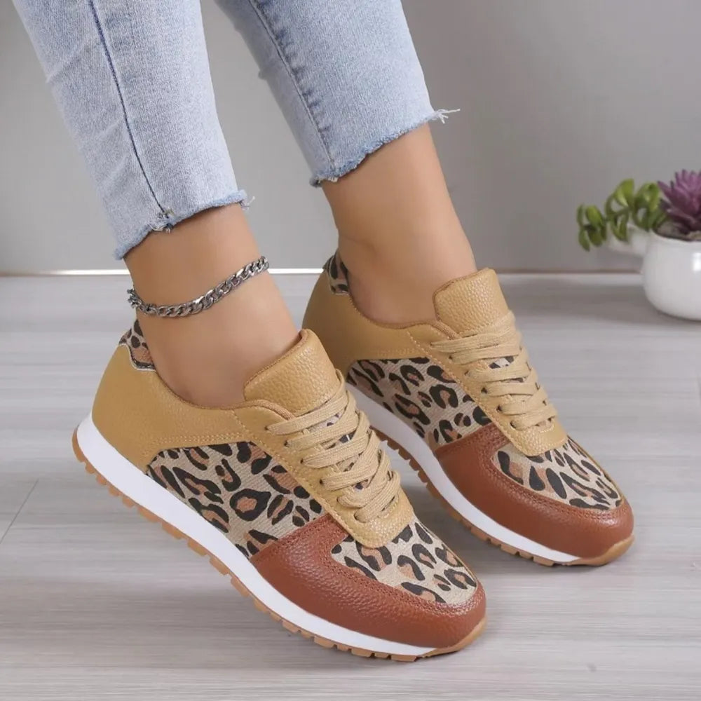 Aster sneakers i läderlook, khaki