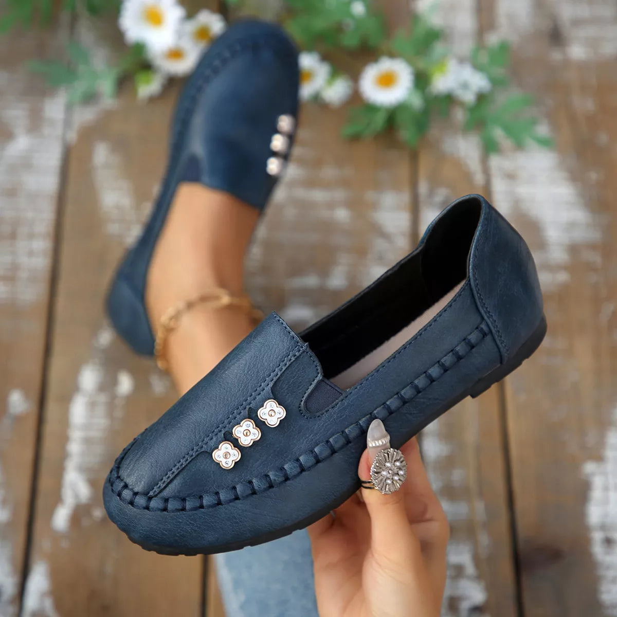 Gesa slip-ons i läderlook