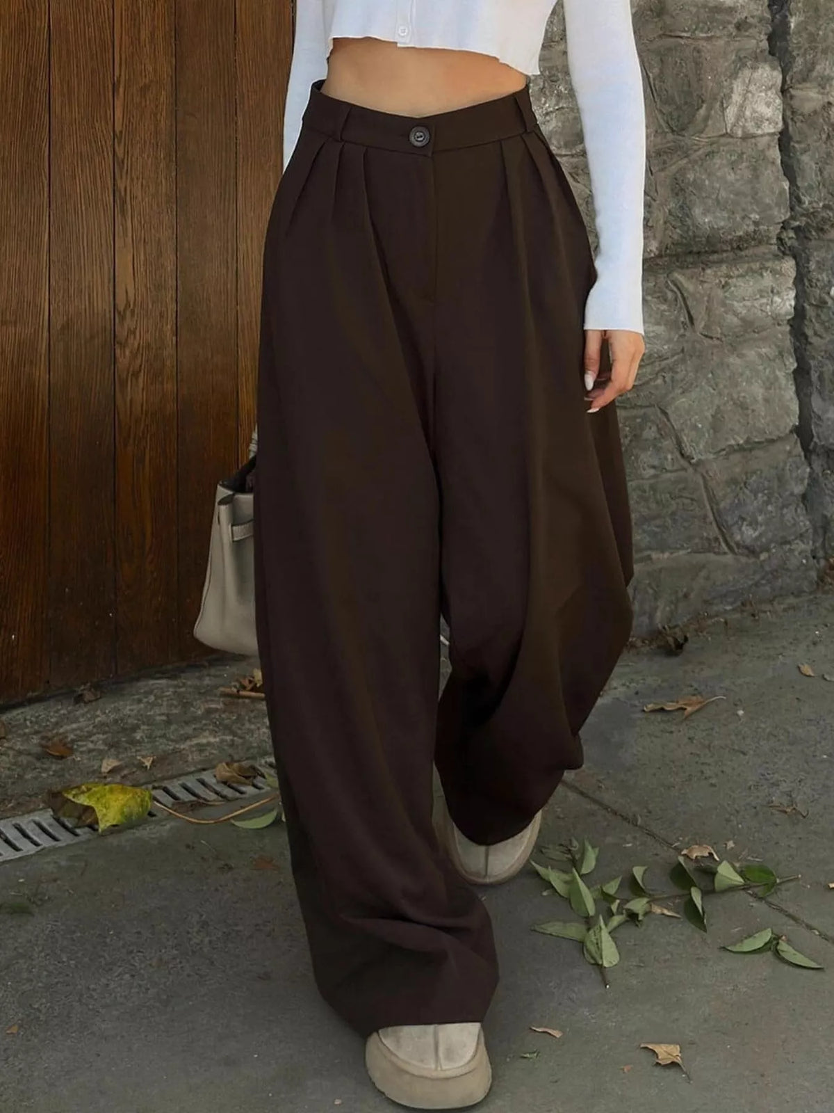 Judit högmidjade byxor, mörkbrun