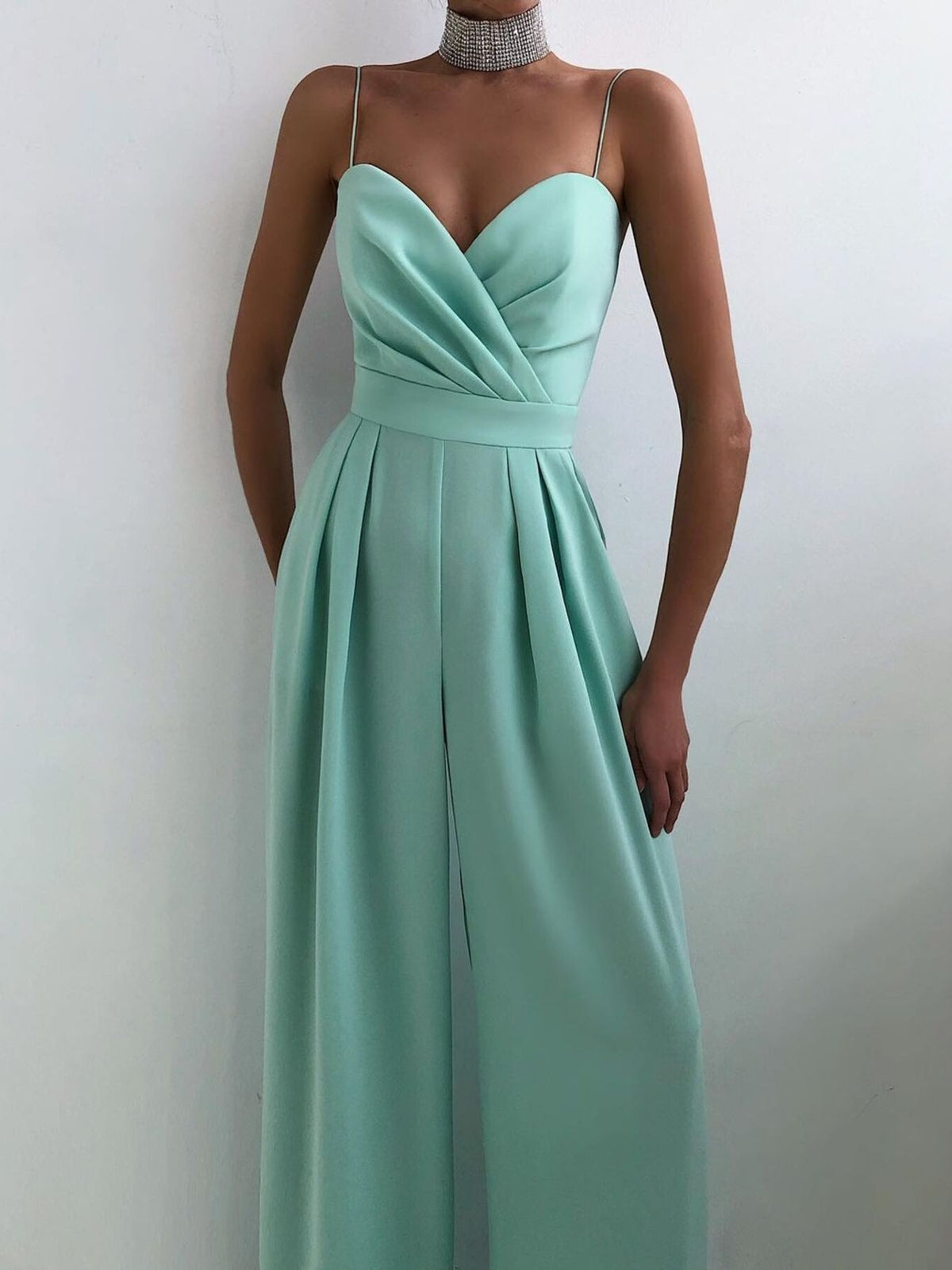 Libby jumpsuit med smala axelband, mintgrön