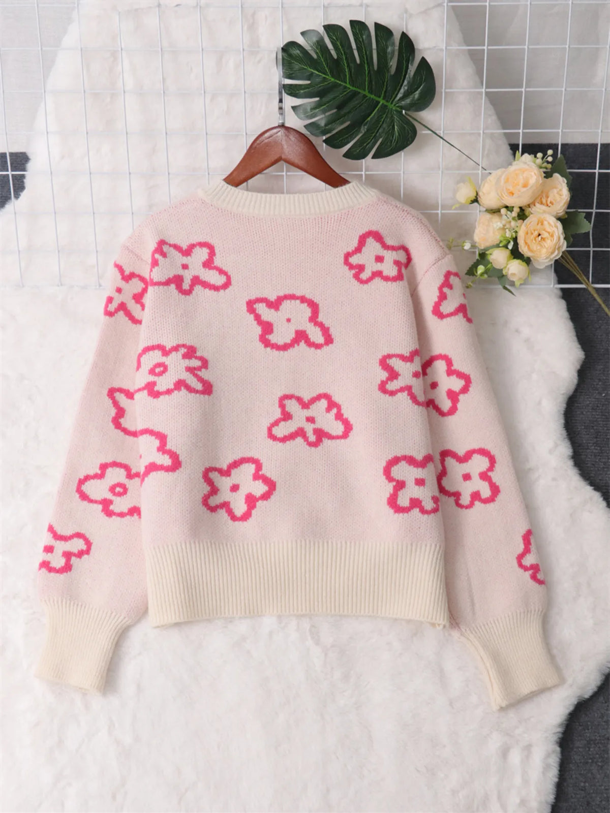 Megan blommig cardigan