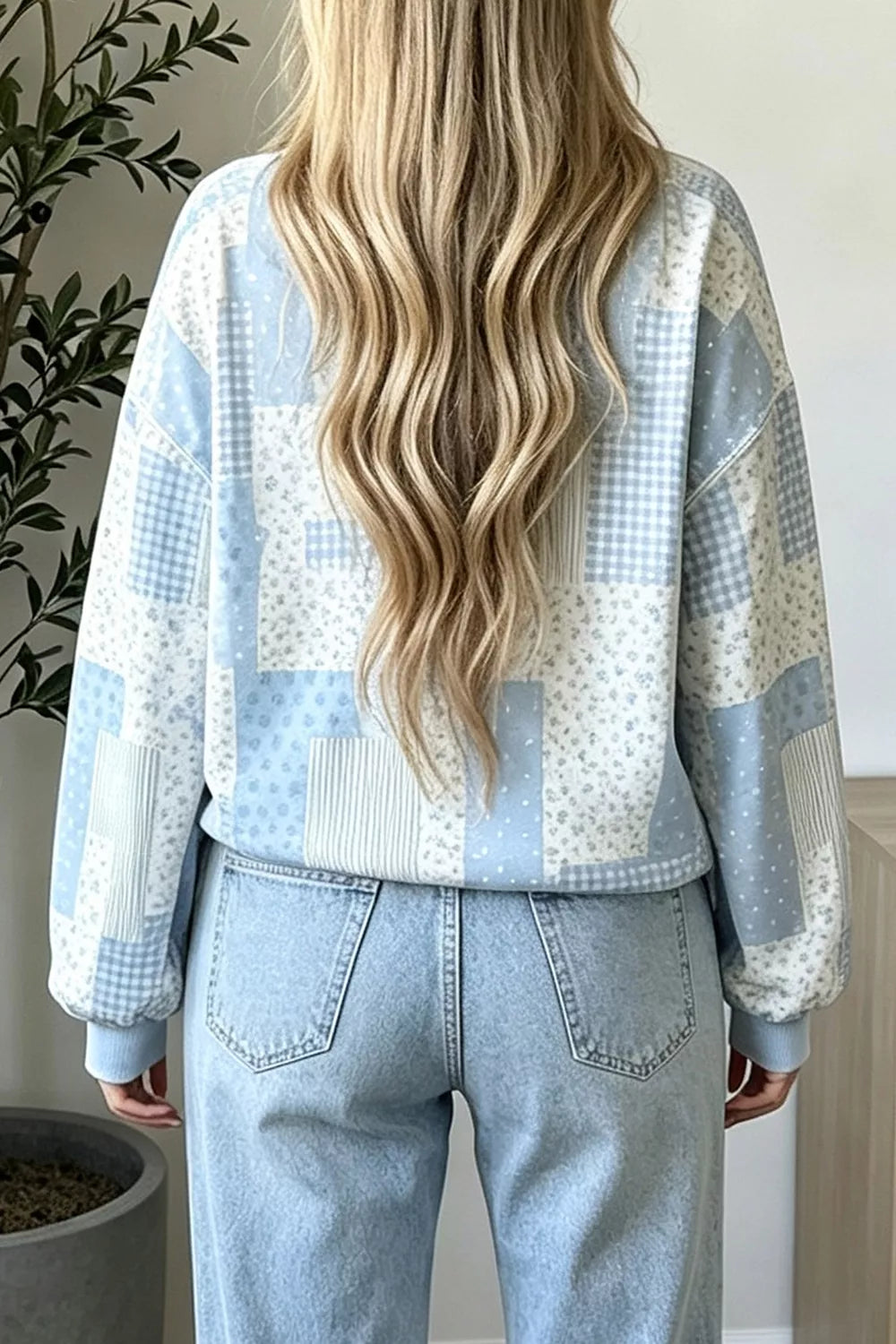 Borghild sweatshirt med patchworktryck