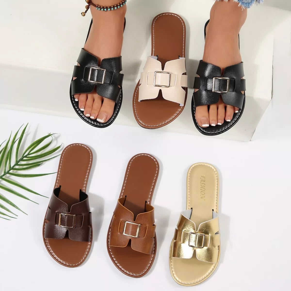 Adria sandaler i läderlook