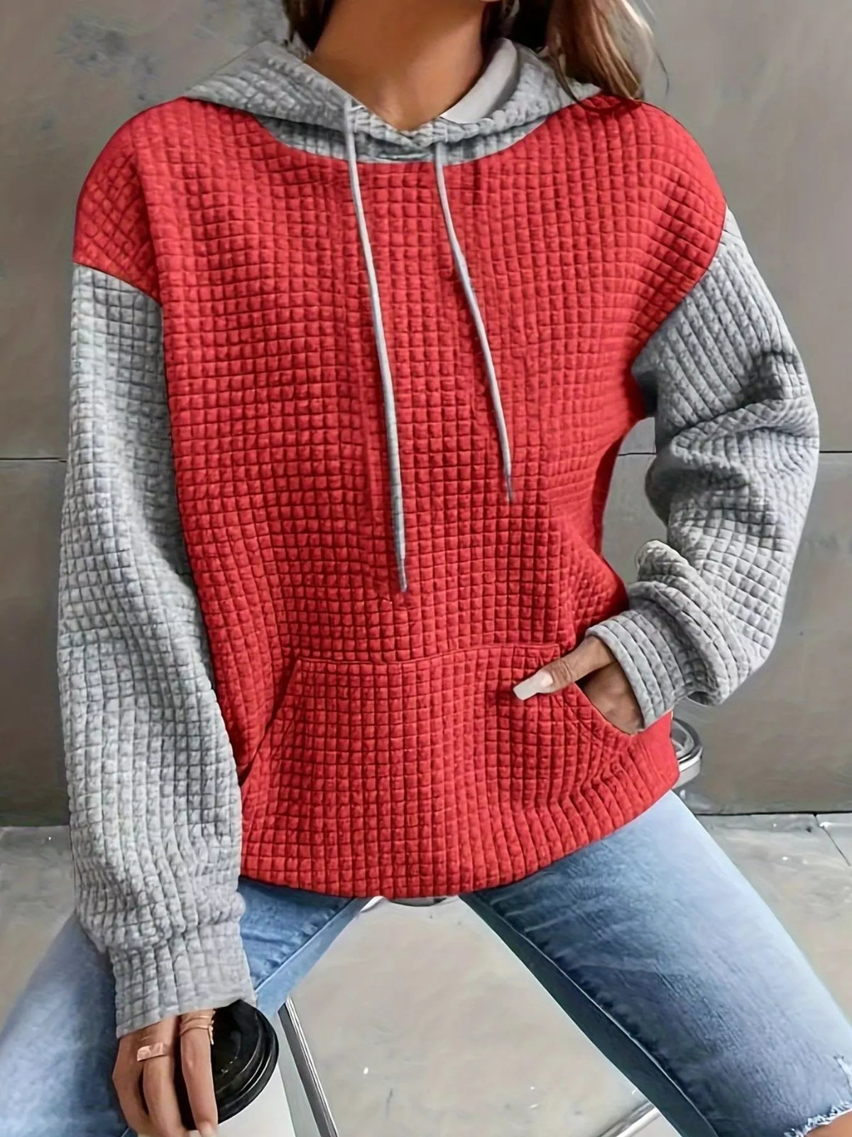 Elia texturerad hoodie, röd och grå