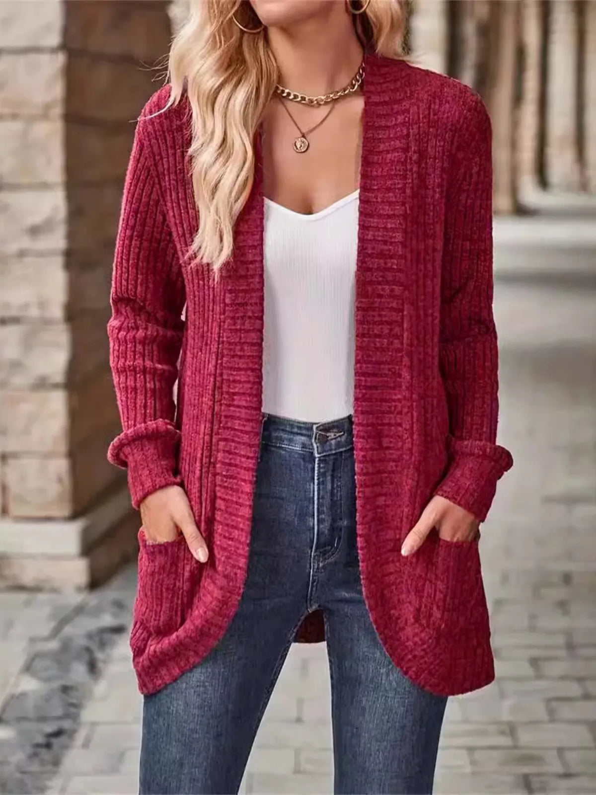 Cassie ribbstickad cardigan, vinröd