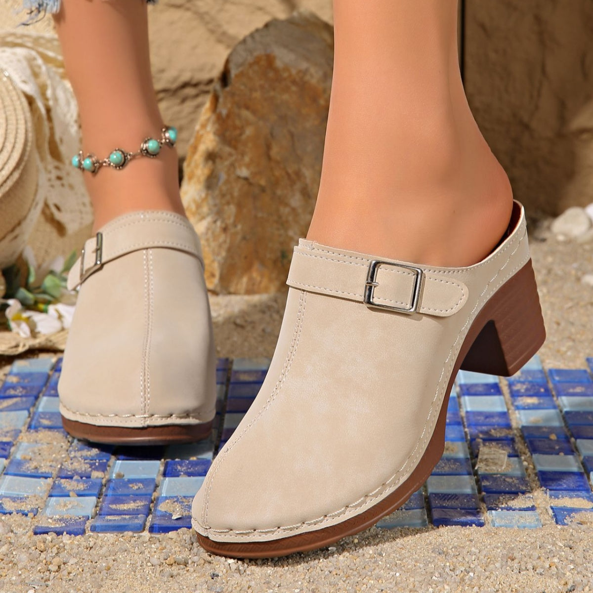 Kirsi slip-ons i läderlook